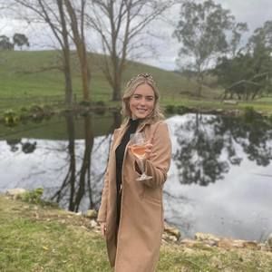 Meet your Posher, Jackie